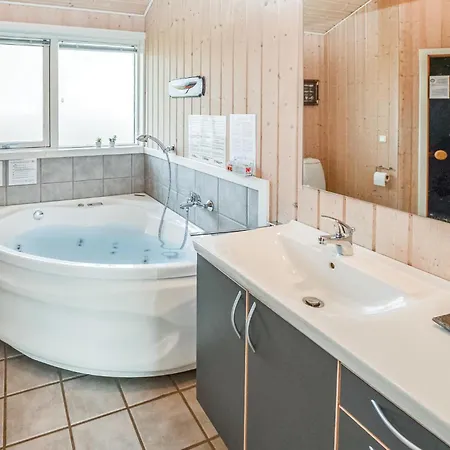 Bellevue Iii Holiday home Mommark